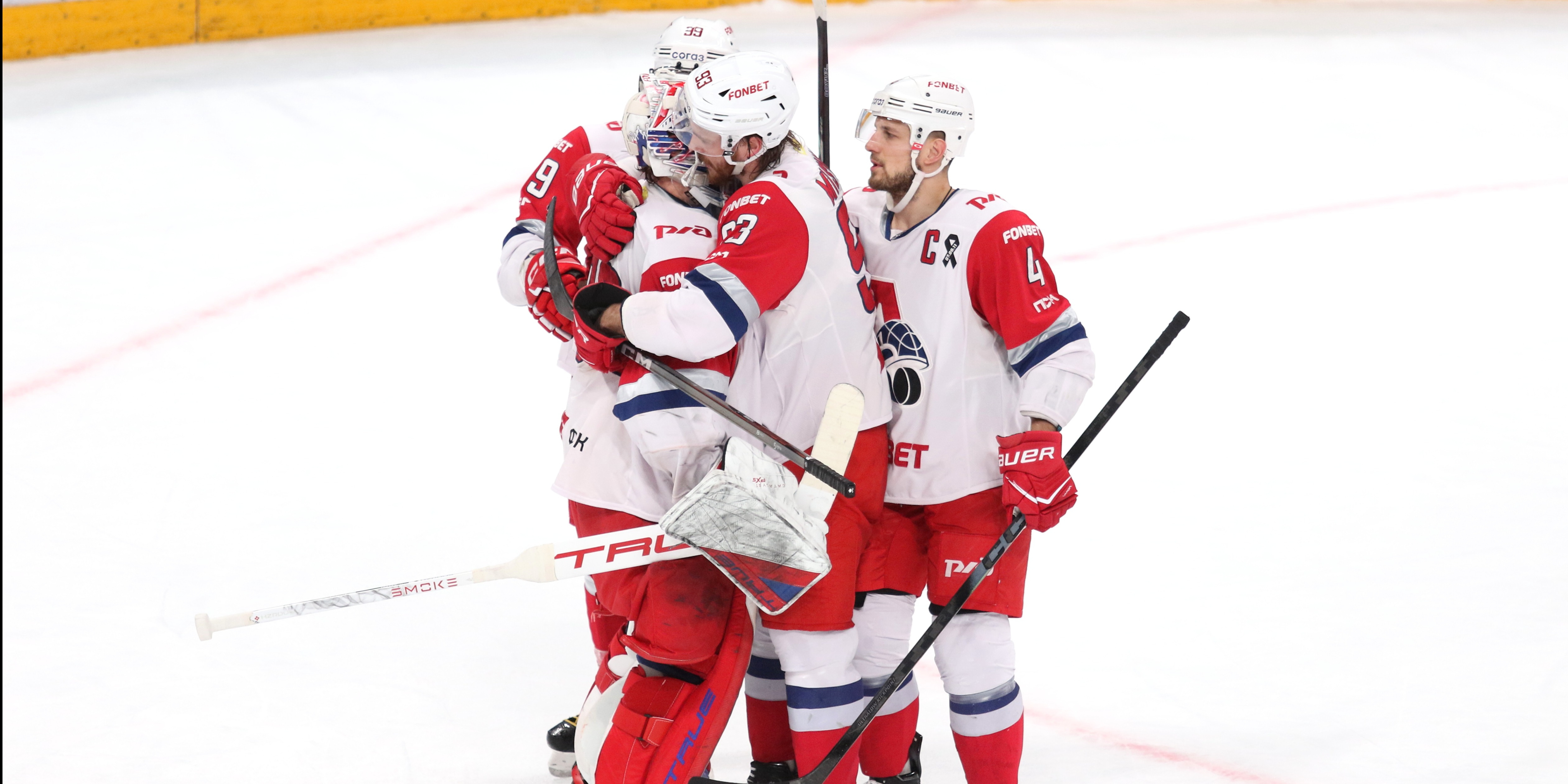 «Локо» проиграл один из 12 последних матчей — что противопоставит СКА? Насладись игрой в прямом эфире на «Кинопоиске»