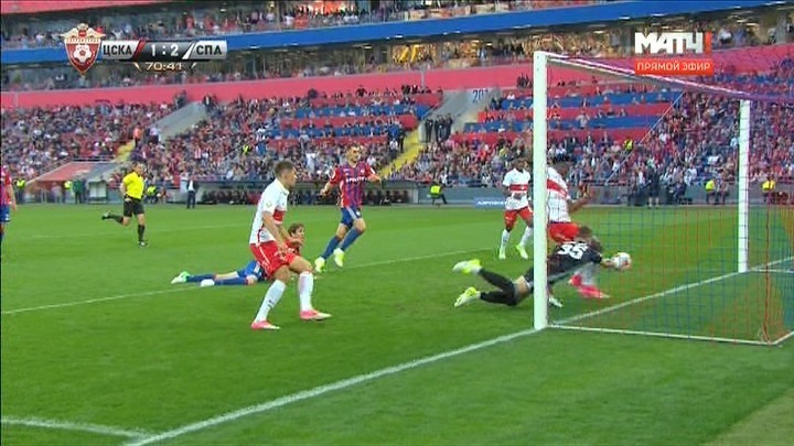 70-я минута. Момент со спасением Игоря Акинфеева. 70-я минута. Момент со спасением Игоря Акинфеева.