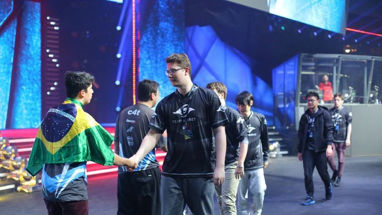 Team Secret и SG e-Sports. Фото VK Dota 2 Team Secret и SG e-Sports. Фото VK Dota 2