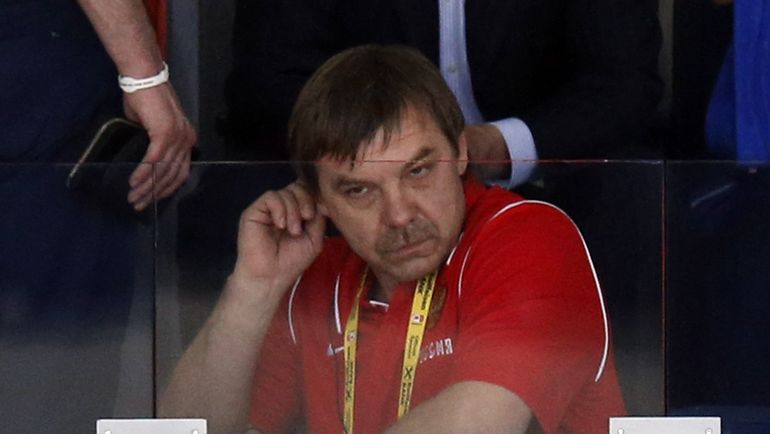 25 мая 2014 года. Минск. Россия - Финляндия - 5:2. Свой первый финал ЧМ Олег ЗНАРОК смотрел не со скамейки запасных. Фото REUTERS 25 мая 2014 года. Минск. Россия - Финляндия - 5:2. Свой первый финал ЧМ Олег ЗНАРОК смотрел не со скамейки запасных. Фото REUTERS