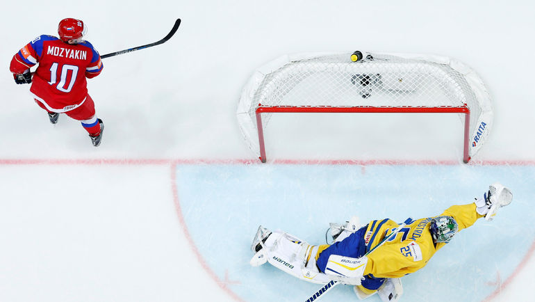 В атаке капитан сборной России Сергей МОЗЯКИН. Фото REUTERS В атаке капитан сборной России Сергей МОЗЯКИН. Фото REUTERS