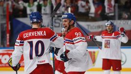 Суббота. Париж. Белоруссия - Чехия - 1:6. Чешские хоккеисты празднуют очередное взятие ворот соперника.