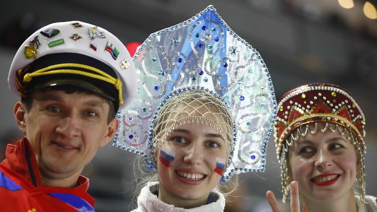 Воскресенье. Кельн. Италия - Россия - 1:10. Российские болельщики. Фото REUTERS Воскресенье. Кельн. Италия - Россия - 1:10. Российские болельщики. Фото REUTERS