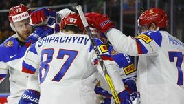 Понедельник. Кельн. Германия – Россия – 3:6. Антон БЕЛОВ, Вадим ШИПАЧЕВ и Артемий ПАНАРИН празднуют взятие ворот хозяев кельнской части ЧМ-2017.