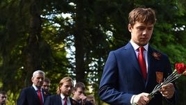 "Россия, с Днем Великой Победы! Ура!"