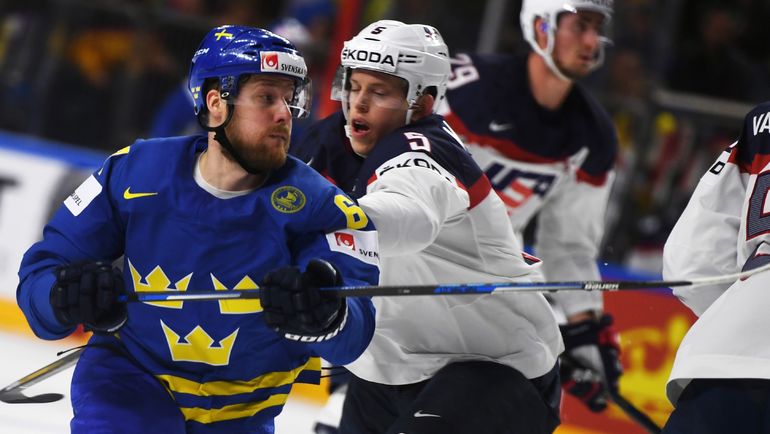 Вчера. Кельн. США – Швеция – 4:3. Линус УМАРК (слева) и его команда следом за Россией уступили и США. Фото AFP Вчера. Кельн. США – Швеция – 4:3. Линус УМАРК (слева) и его команда следом за Россией уступили и США. Фото AFP