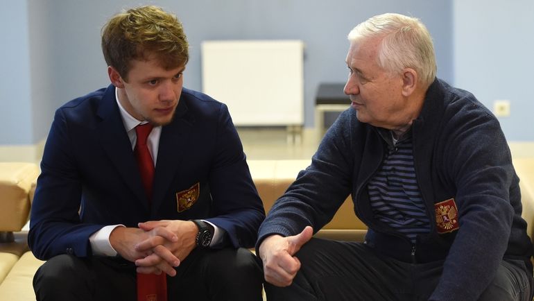 Владимир ЮРЗИНОВ (справа) и Артемий ПАНАРИН. Фото Владимир БЕЗЗУБОВ, photo.khl.ru Владимир ЮРЗИНОВ (справа) и Артемий ПАНАРИН. Фото Владимир БЕЗЗУБОВ, photo.khl.ru