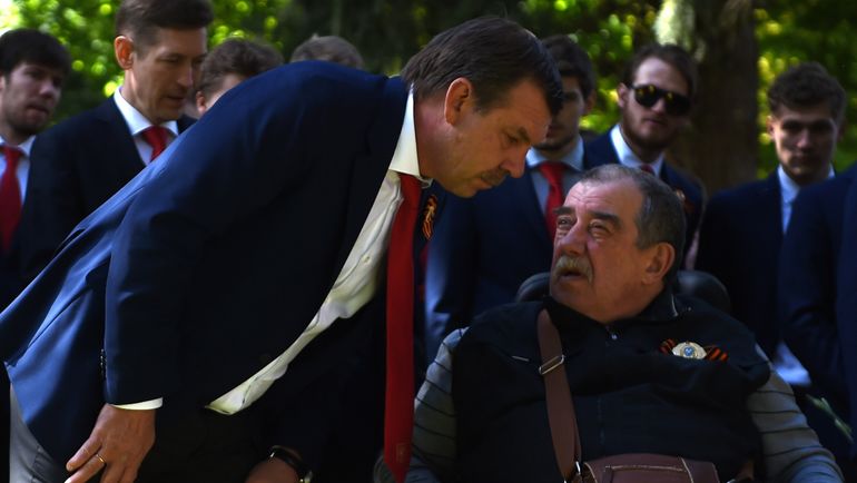 Олег ЗНАРОК и Виктор ВАЛЕНФЕЛЬД. Фото Юрий КУЗЬМИН, photo.khl.ru Олег ЗНАРОК и Виктор ВАЛЕНФЕЛЬД. Фото Юрий КУЗЬМИН, photo.khl.ru