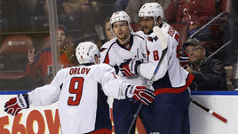 Александр ОВЕЧКИН, Евгений КУЗНЕЦОВ и Дмитрий ОРЛОВ (справа налево): все вместе - в сборную?