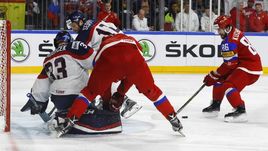 Суббота. Кельн. Россия - Словакия - 6:0. Никита КУЧЕРОВ (справа) забивает гол.