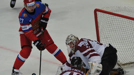 9 мая 2016 года. Москва. Россия - Латвия - 4:0. Артемий ПАНАРИН атакует ворота Элвиса МЕРЗЛИКИНА на домашнем ЧМ-2016. Как будет в Кельне?