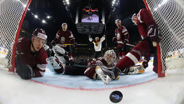 Немцы отправили россиян в Париж к чехам