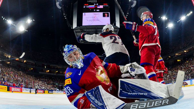 Вчера. Кельн. Россия - США - 3:5. Андрей ВАСИЛЕВСКИЙ пропустил четыре шайбы в этой игре. Фото REUTERS Вчера. Кельн. Россия - США - 3:5. Андрей ВАСИЛЕВСКИЙ пропустил четыре шайбы в этой игре. Фото REUTERS