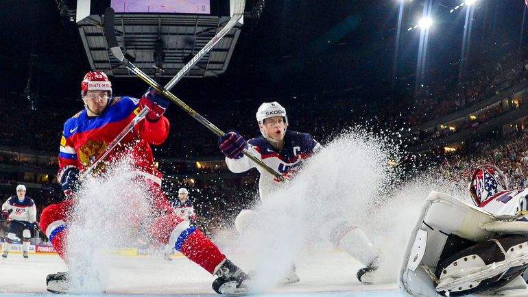 Вторник. Кельн. Россия - США - 3:5. В атаке Валерий НИЧУШКИН. Фото REUTERS Вторник. Кельн. Россия - США - 3:5. В атаке Валерий НИЧУШКИН. Фото REUTERS