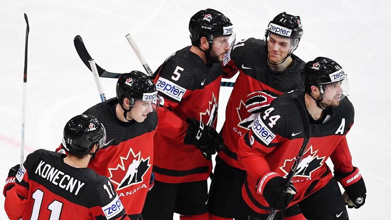В полуфинале победителя матча Россия - Чехия, скорее всего, будет ждать грозная Канада. Фото REUTERS В полуфинале победителя матча Россия - Чехия, скорее всего, будет ждать грозная Канада. Фото REUTERS