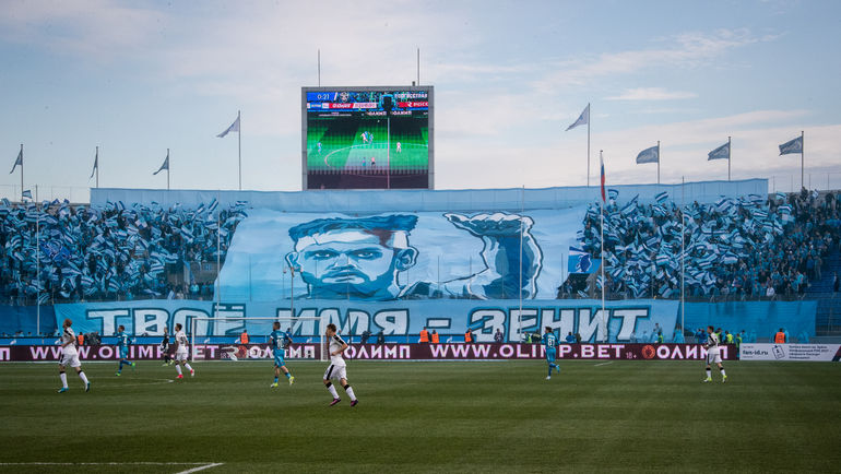 Перфоманс в честь Николаса Ломбертса. Фото Петр КОВАЛЕВ, ТАСС Перфоманс в честь Николаса Ломбертса. Фото Петр КОВАЛЕВ, ТАСС