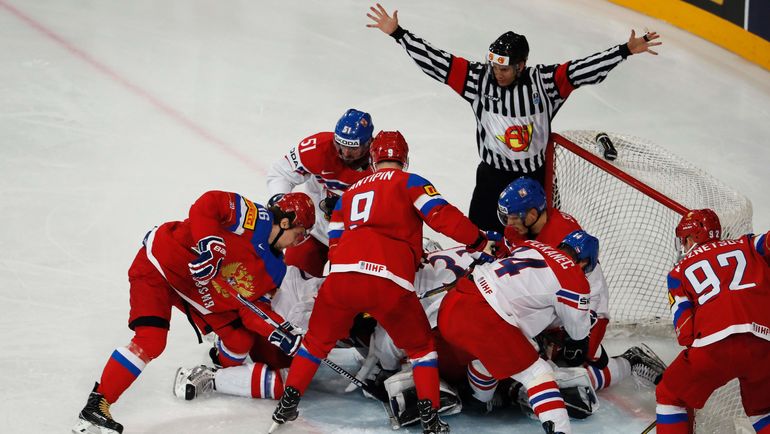 Россияне достаточно удачно действуют в большинстве на этом чемпионате. Фото AFP Россияне достаточно удачно действуют в большинстве на этом чемпионате. Фото AFP