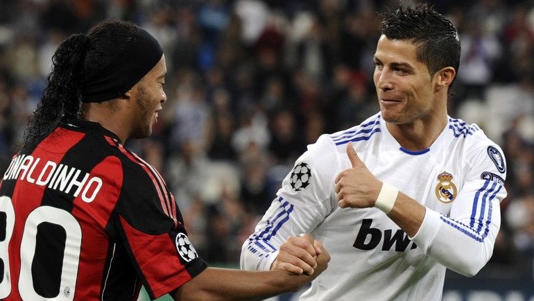 2010 год. РОНАЛДИНЬЮ (слева) и КРИШТИАНУ РОНАЛДУ. Фото AFP 2010 год. РОНАЛДИНЬЮ (слева) и КРИШТИАНУ РОНАЛДУ. Фото AFP