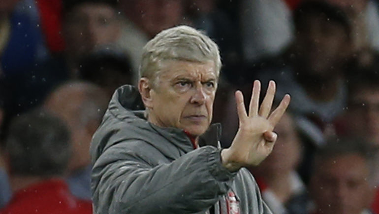 Арсену ВЕНГЕРУ на этот раз не попасть на любимое четвертое место. Фото AFP Арсену ВЕНГЕРУ на этот раз не попасть на любимое четвертое место. Фото AFP