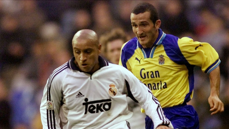 Роберто КАРЛОС (слева). Фото AFP Роберто КАРЛОС (слева). Фото AFP