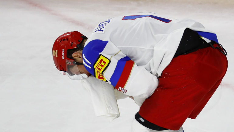 Сергей АНДРОНОВ не раз ложился под шайбу в матче с Канадой. Фото AFP Сергей АНДРОНОВ не раз ложился под шайбу в матче с Канадой. Фото AFP