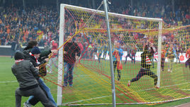 Разгром "Арсенала". Что повредили фанаты "Спартака" в Туле 