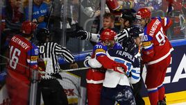 Сегодня. Кельн. Россия - Финляндия - 5:3. Одна из потасовок в матче за бронзу.