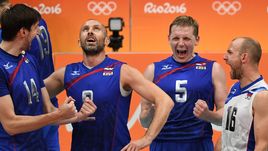 Сергей ТЕТЮХИН (№ 2) и Алексей ВЕРБОВ (№ 16) свои выступления за сборную закончили, теперь в числе ее лидеров - Артем ВОЛЬВИЧ (№ 14) и Сергей ГРАНКИН (№ 5).