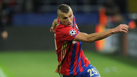 Полузащитник ЦСКА Роман ЕРЕМЕНКО, который в данный момент отбывает дисквалификацию за применение допинга.