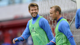 Смолов не верил в "Оренбург", Дзюба поздравил Глушакова