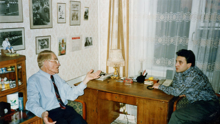 Николай СТАРОСТИ с внуком Михаилом ШИРИНЯНОМ. Николай СТАРОСТИ с внуком Михаилом ШИРИНЯНОМ.