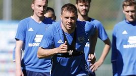 Сегодня. Нойштифт. Артем ДЗЮБА (в центре) на тренировке сборной России.