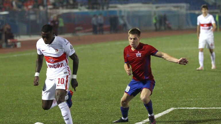 Владислав НИКИФОРОВ (справа). Фото Игорь ГОРЕЛОВ Владислав НИКИФОРОВ (справа). Фото Игорь ГОРЕЛОВ