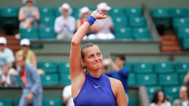 Петра КВИТОВА сегодня впервые вышла на корт после нападения на нее грабителя и полученного ранения. Фото REUTERS Петра КВИТОВА сегодня впервые вышла на корт после нападения на нее грабителя и полученного ранения. Фото REUTERS