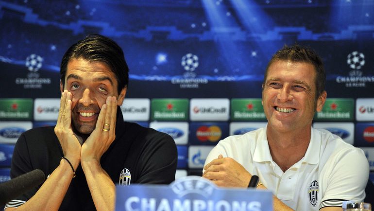 Джанлуиджи БУФФОН и Массимо КАРРЕРА. Фото AFP Джанлуиджи БУФФОН и Массимо КАРРЕРА. Фото AFP