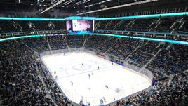 Надо думать, как сделать так, чтобы хоккеисты отдавали, а не только брали.