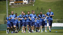 Вчера. Нойштифт. Игроки сборной России готовятся к Кубку конфедераций.