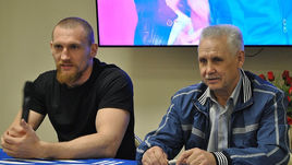 Дмитрий КУДРЯШОВ (слева) и его тренер Николай ТИМОФЕЕВ.
