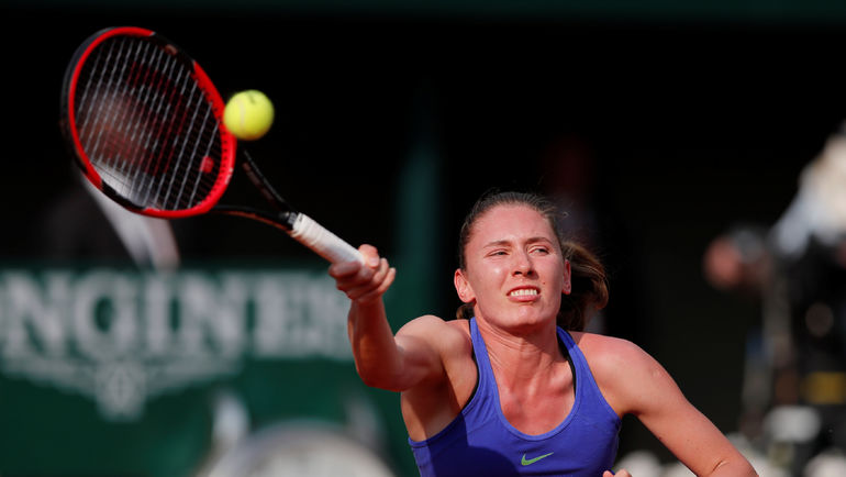 Четверг. Париж. Екатерина АЛЕКСАНДРОВА в матче с Каролиной Плишковой. Фото REUTERS Четверг. Париж. Екатерина АЛЕКСАНДРОВА в матче с Каролиной Плишковой. Фото REUTERS