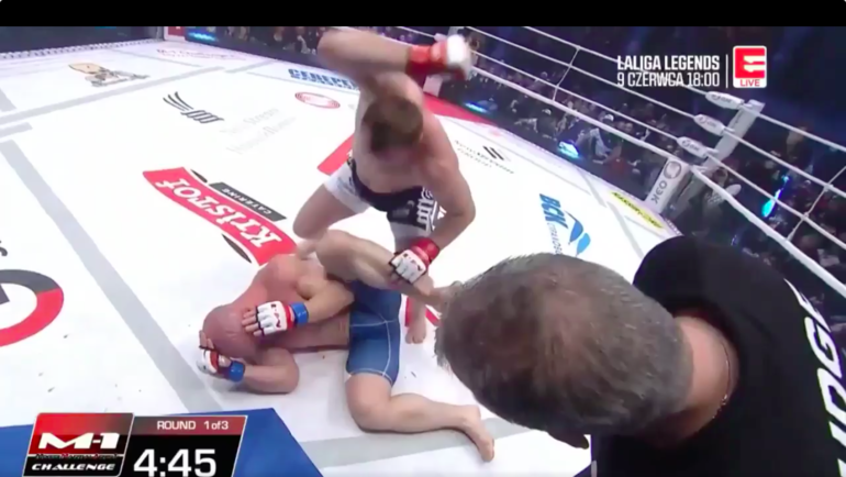 ХЭЛСИ оказался под градом ударов россиянина. ХЭЛСИ оказался под градом ударов россиянина.