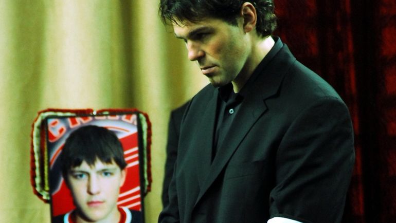 15 октября 2008 года. Яромир ЯГР на панихиде по Алексею Черепанову. Фото Валерий ГАШЕЕВ 15 октября 2008 года. Яромир ЯГР на панихиде по Алексею Черепанову. Фото Валерий ГАШЕЕВ