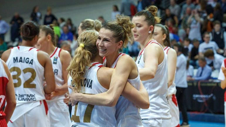 Сегодня. Москва. Россия - Турция - 59:58. Хозяйки площадки радуются победе. Фото РФБ Сегодня. Москва. Россия - Турция - 59:58. Хозяйки площадки радуются победе. Фото РФБ