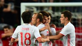 "Зобнин говорит, что-то хрустнуло в колене"