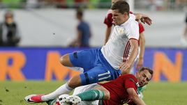 Понедельник. Будапешт. Венгрия – Россия – 0:3. В борьбе Роман ЗОБНИН (№11).