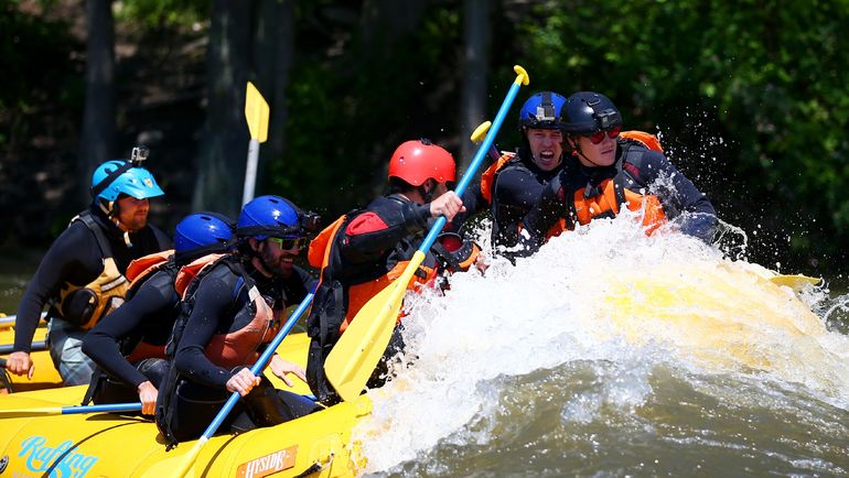 Пилоты сплавляются по рекн Святого Лаврентия. Фото AFP Пилоты сплавляются по рекн Святого Лаврентия. Фото AFP