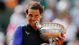 Сегодня. Париж. Рафаэль НАДАЛЬ выиграл Roland Garros.
