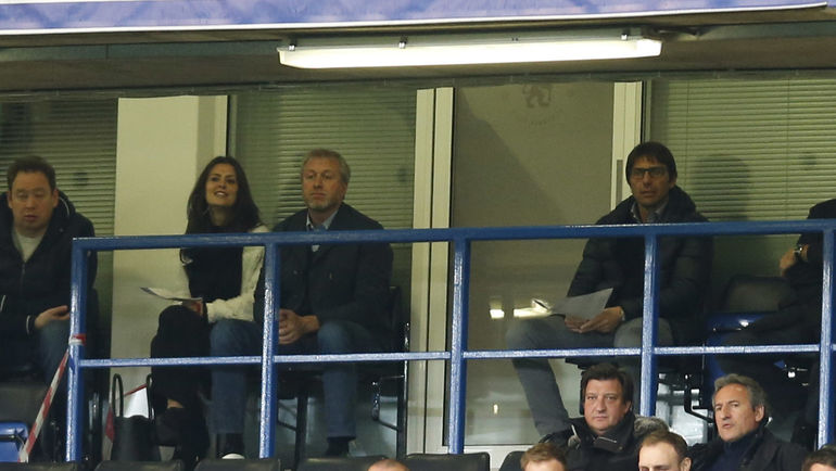 Леонид СЛУЦКИЙ (крайний слева), Роман АБРАМОВИЧ и Антонио КОНТЕ. Фото REUTERS Леонид СЛУЦКИЙ (крайний слева), Роман АБРАМОВИЧ и Антонио КОНТЕ. Фото REUTERS