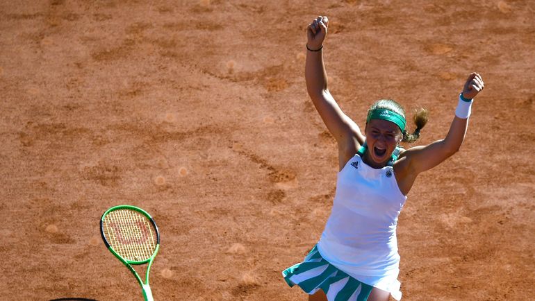 Суббота. Париж. Елена ОСТАПЕНКО. Фото AFP Суббота. Париж. Елена ОСТАПЕНКО. Фото AFP