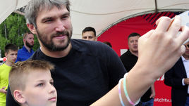 Почему Овечкин танцует, а не готовится к новому сезону?