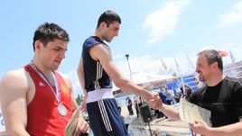 Георгий КУШИТАШВИЛИ (в центре) не сможет выступить на чемпионате Европы по политическим причинам.